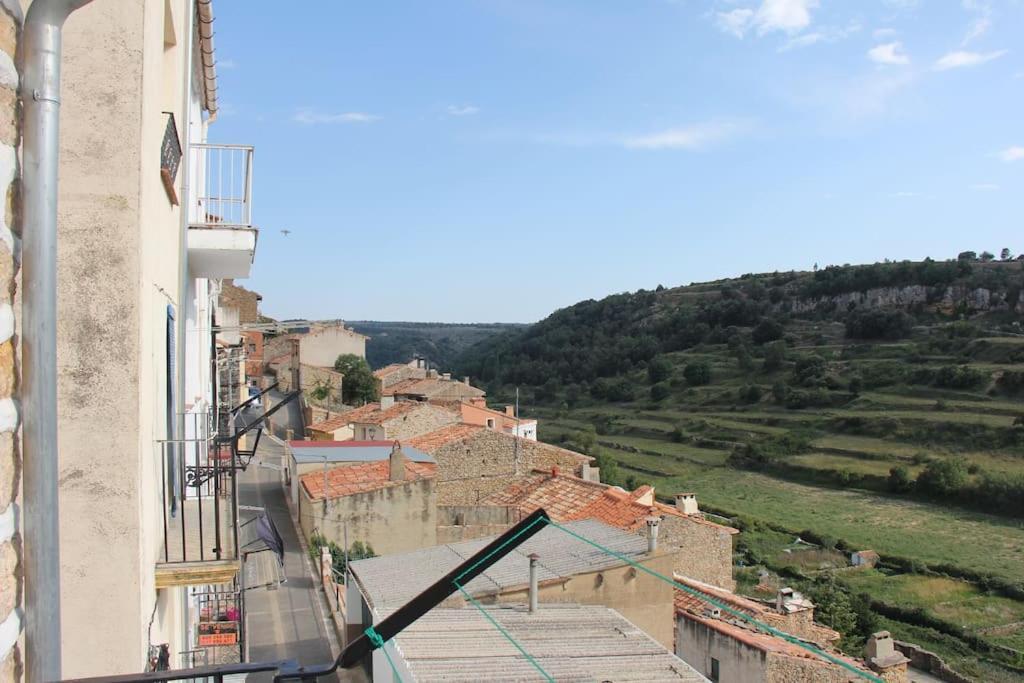 Casa Rustica Y Vistas A La Montana - Els Llavadors Villa Вияфранка дел Сид Екстериор снимка